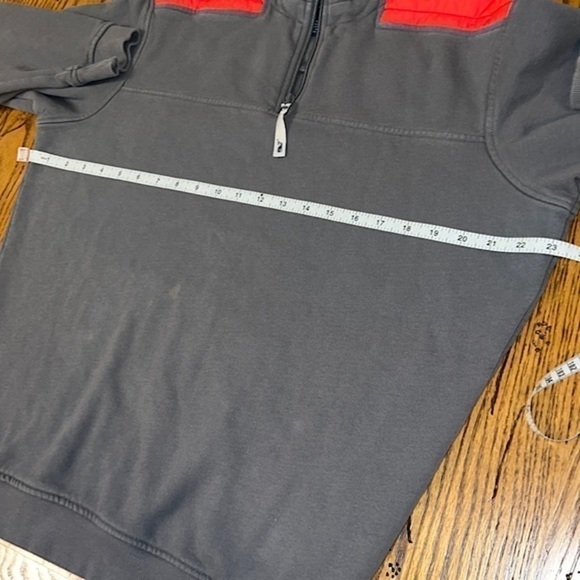 Vineyard Vines 1/4 Zip Pullover, Size Small. - Picture 11 of 13